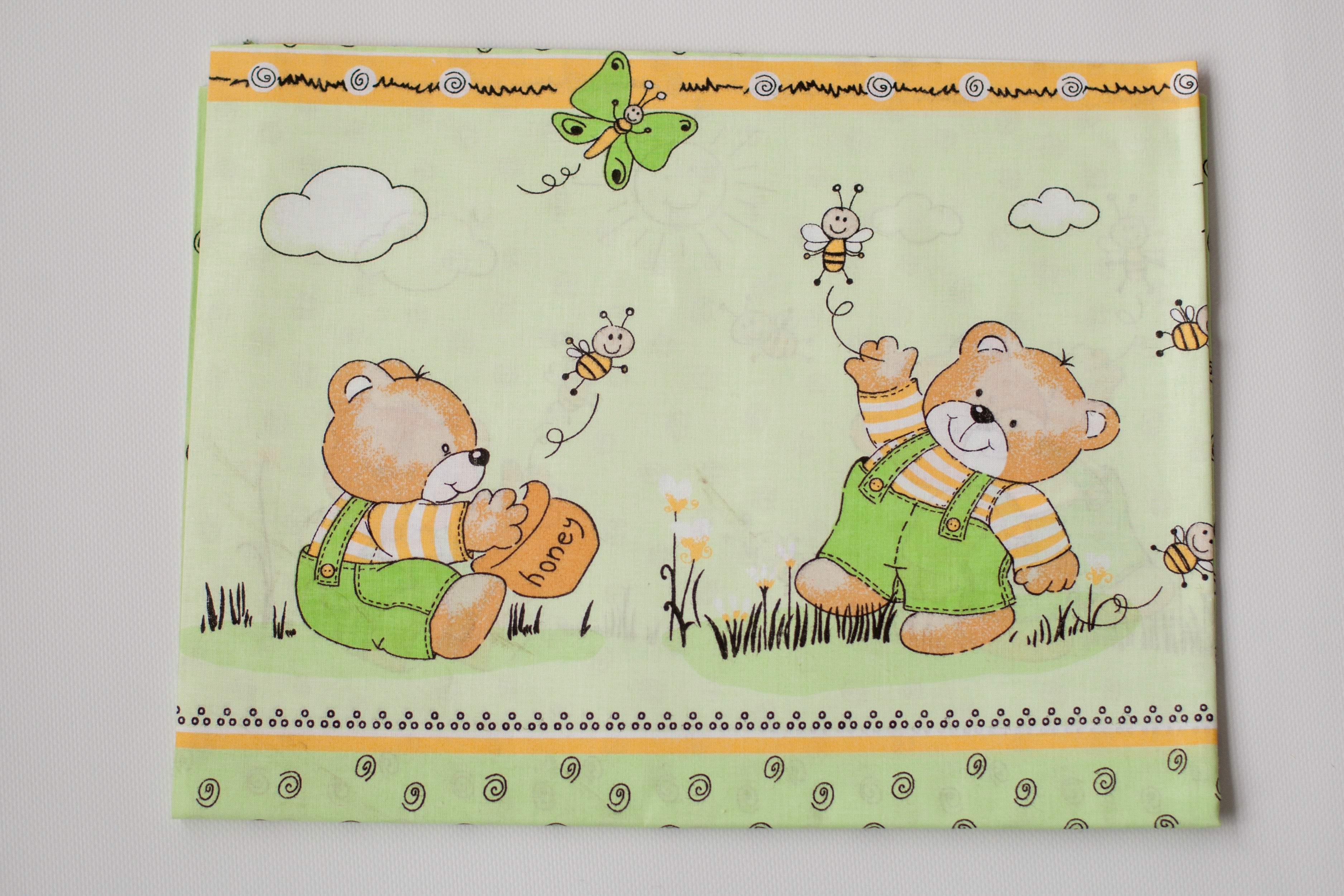 Regular Cotton Fabric - Mouse And Bees Na Salatovom