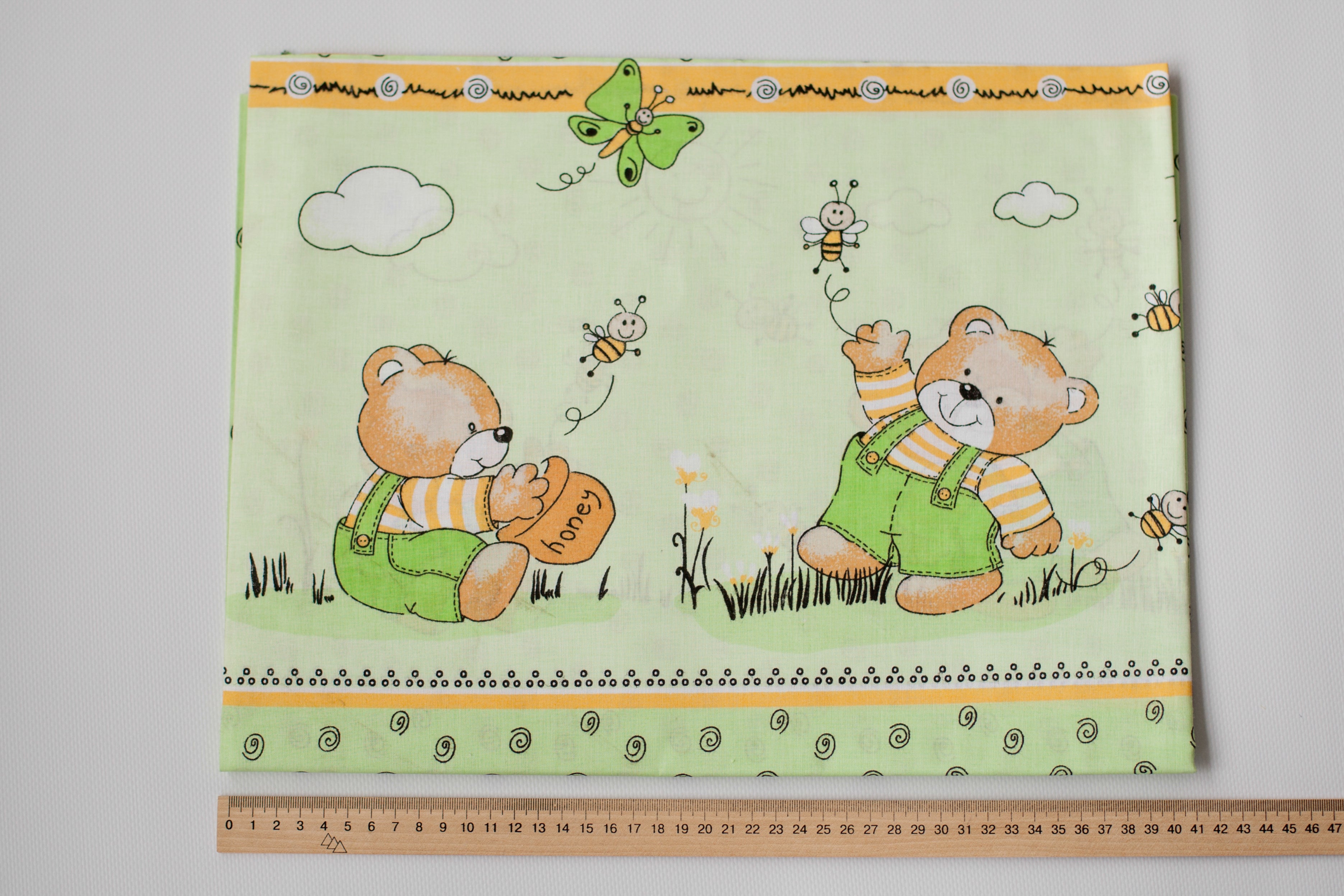 Regular Cotton Fabric - Mouse And Bees Na Salatovom