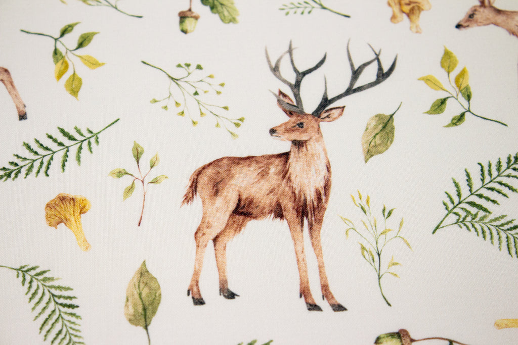 80*100 cm Roe deer in leaves