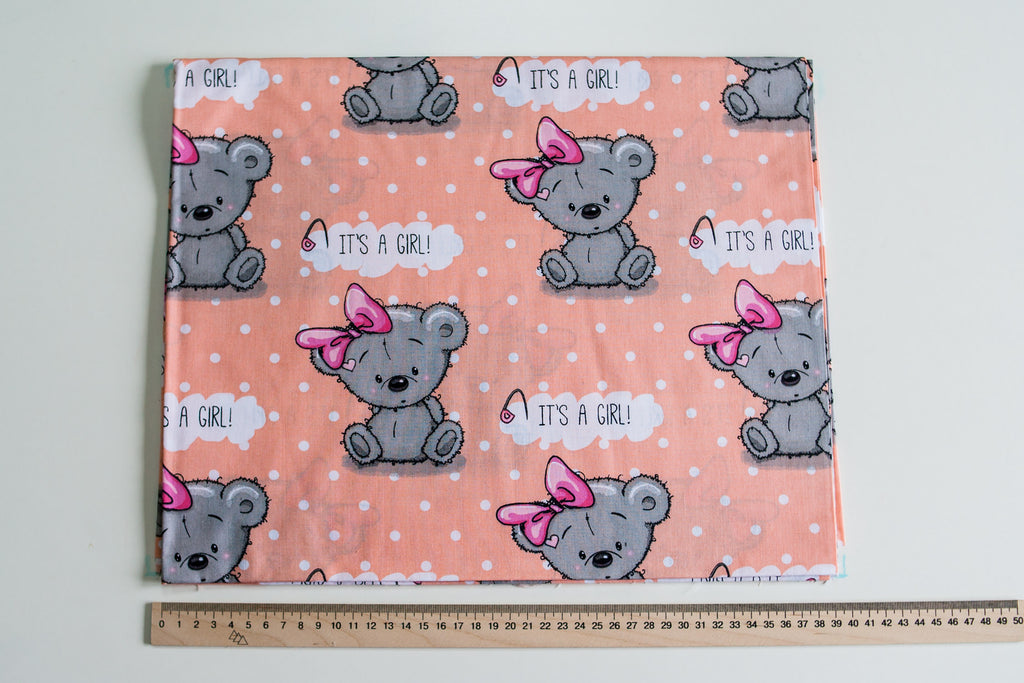 Regular Cotton Fabric - Mouse Teddy With Rozovym Bow On Peach