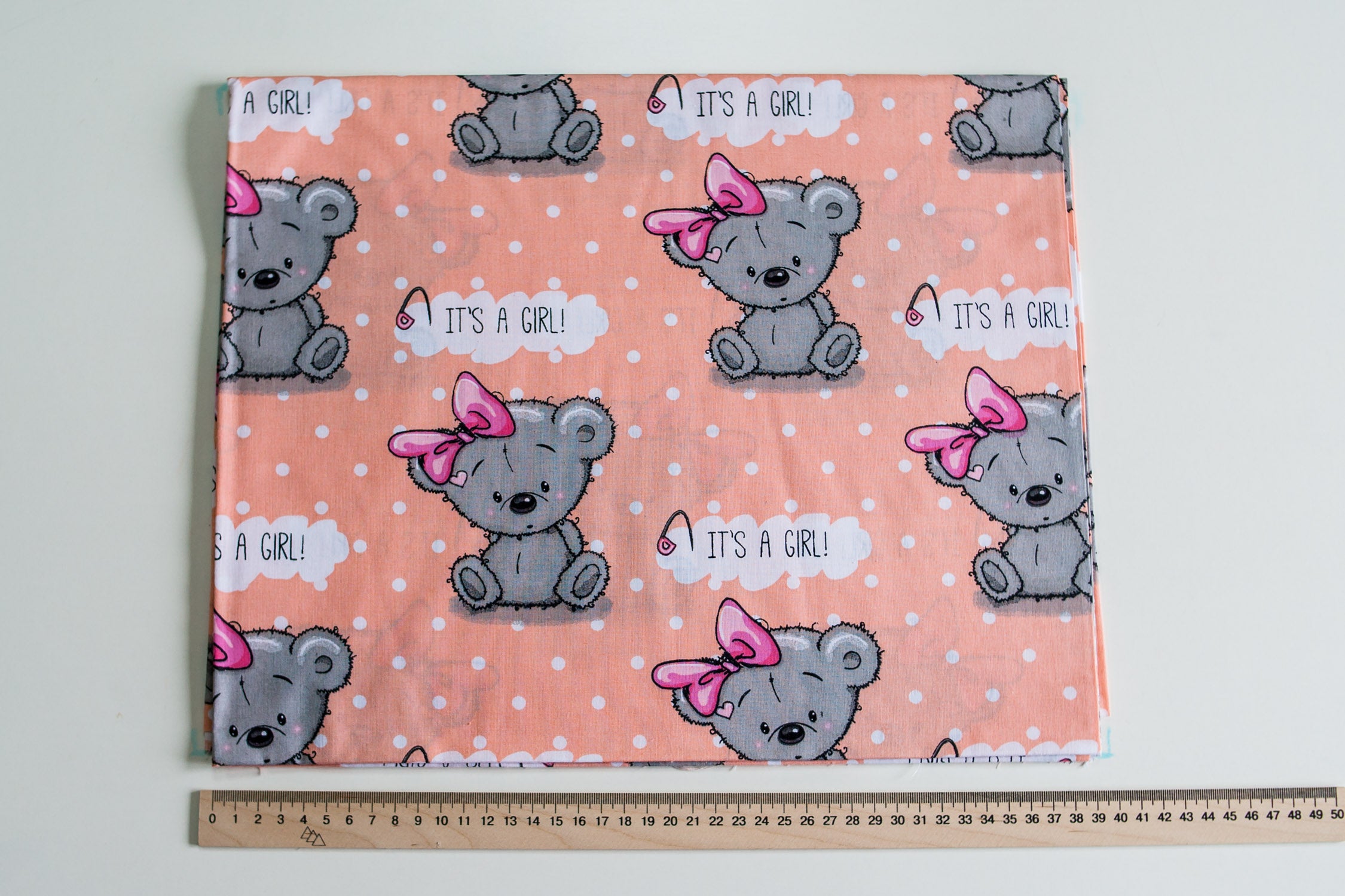 Regular Cotton Fabric - Mouse Teddy With Rozovym Bow On Peach