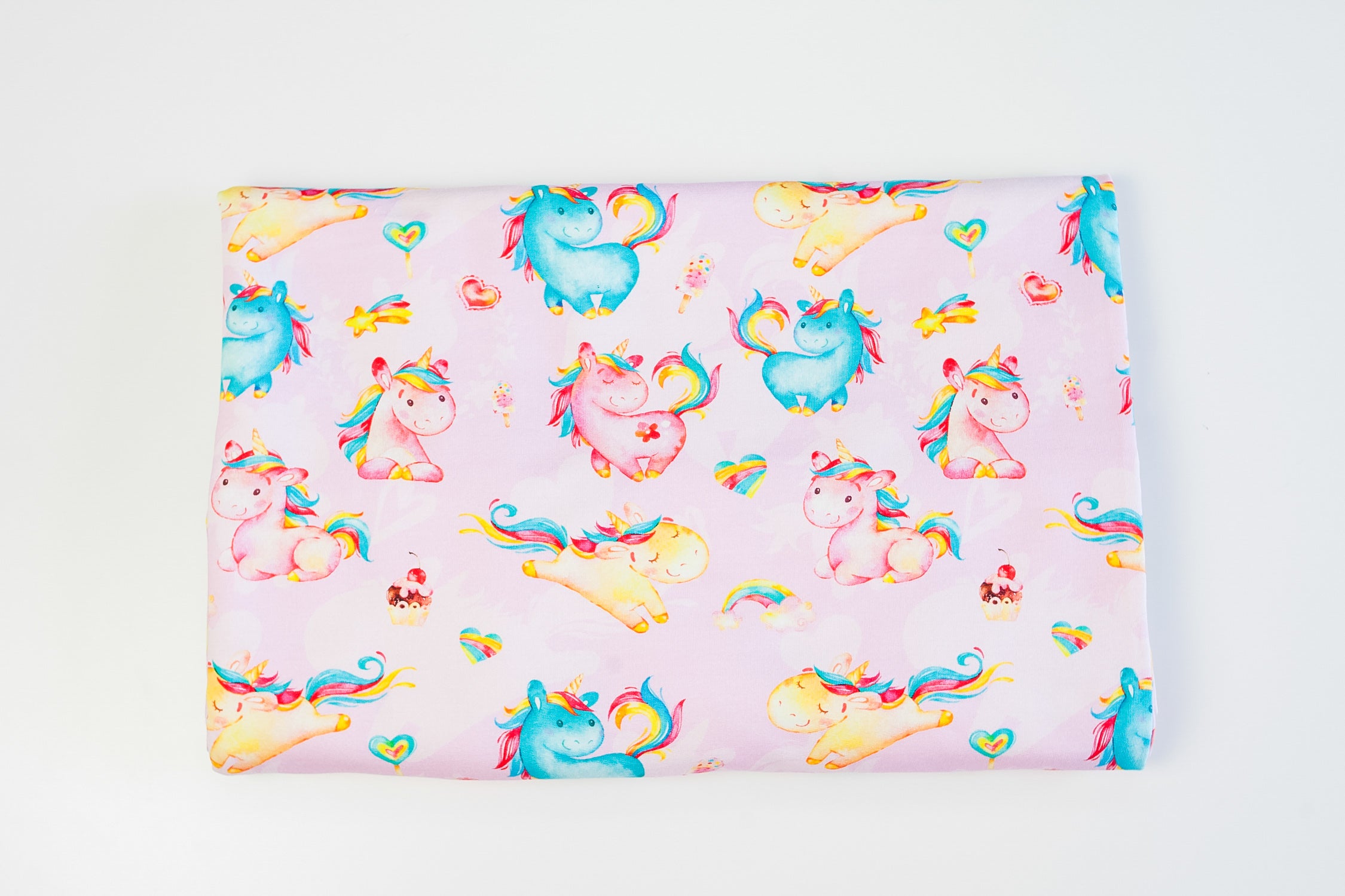 Twine unicorns on pink