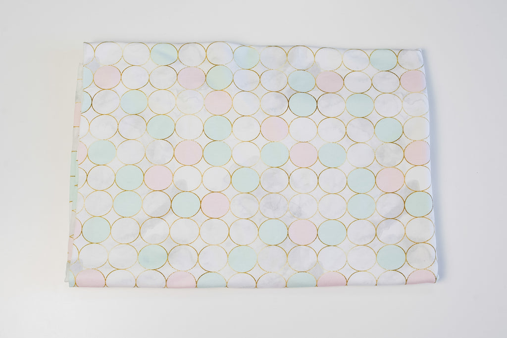 Footer circles mint pink
