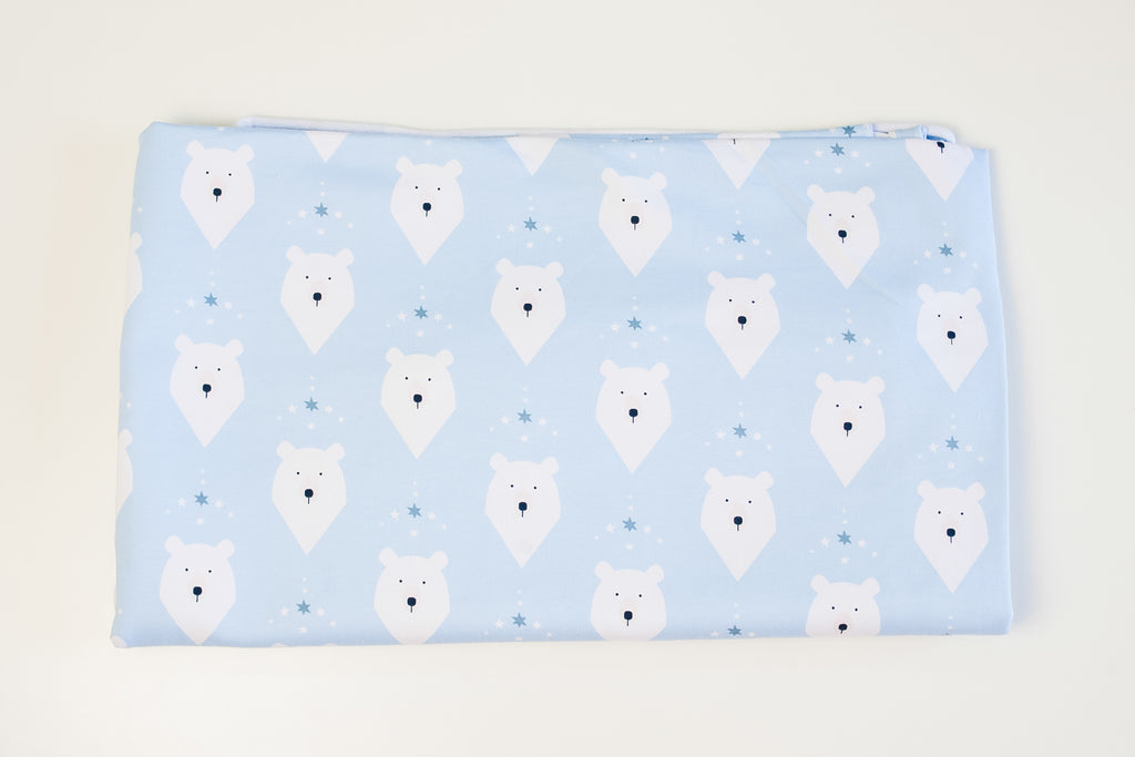 Two-thread mouse on blue