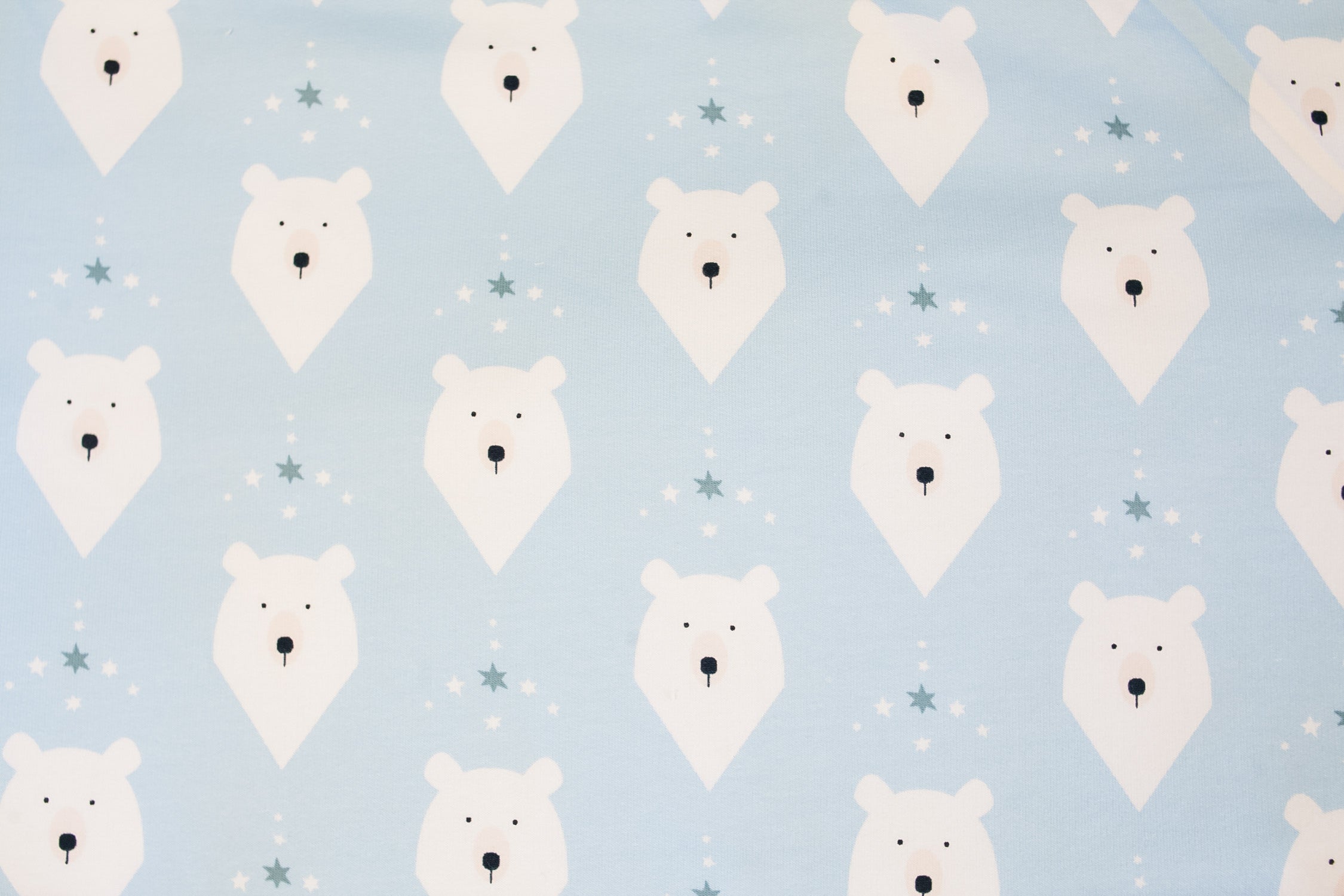 Two-thread mouse on blue