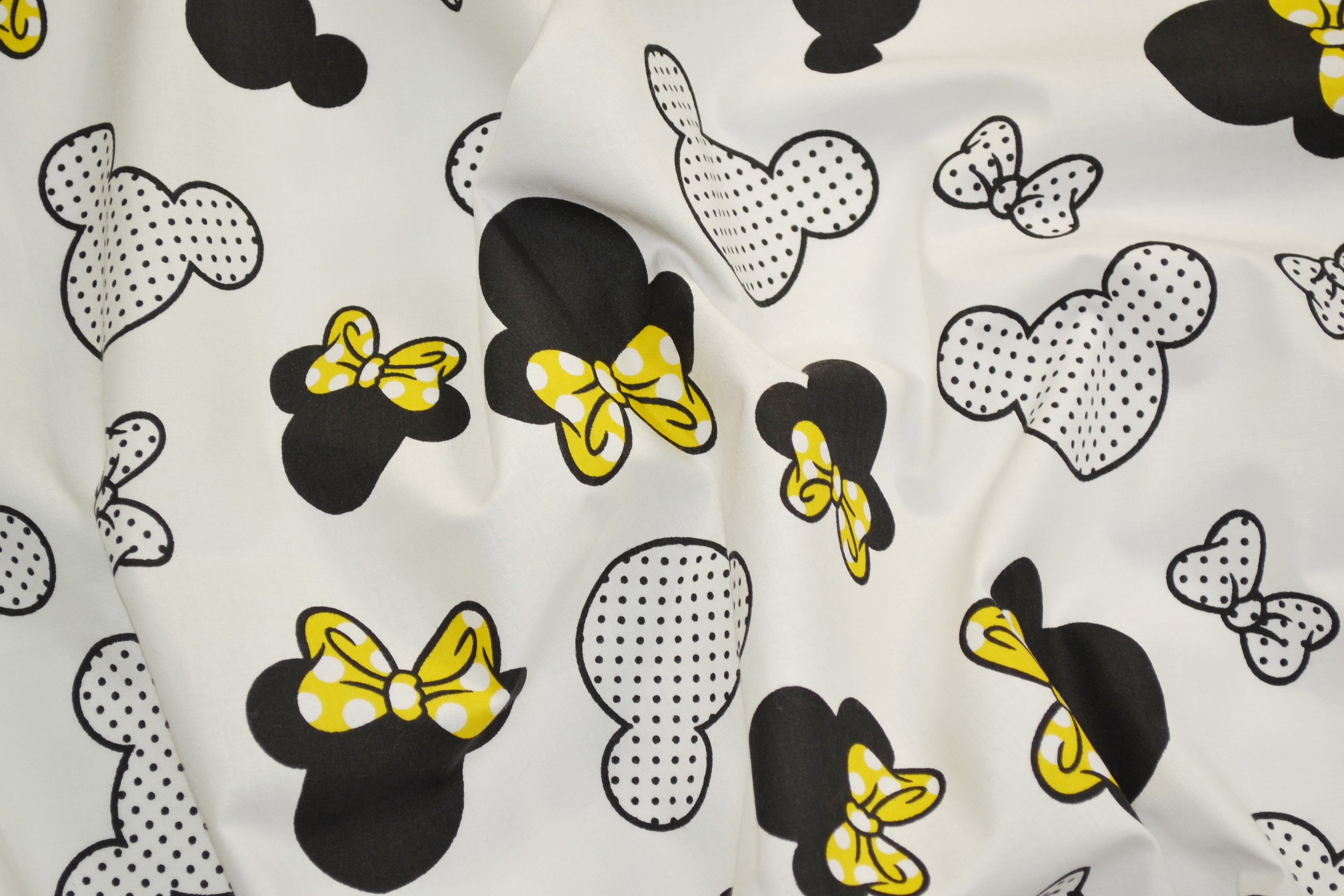 Regular Cotton Fabric - Black And White Mickey Mouse With Zheltymy Bows On White