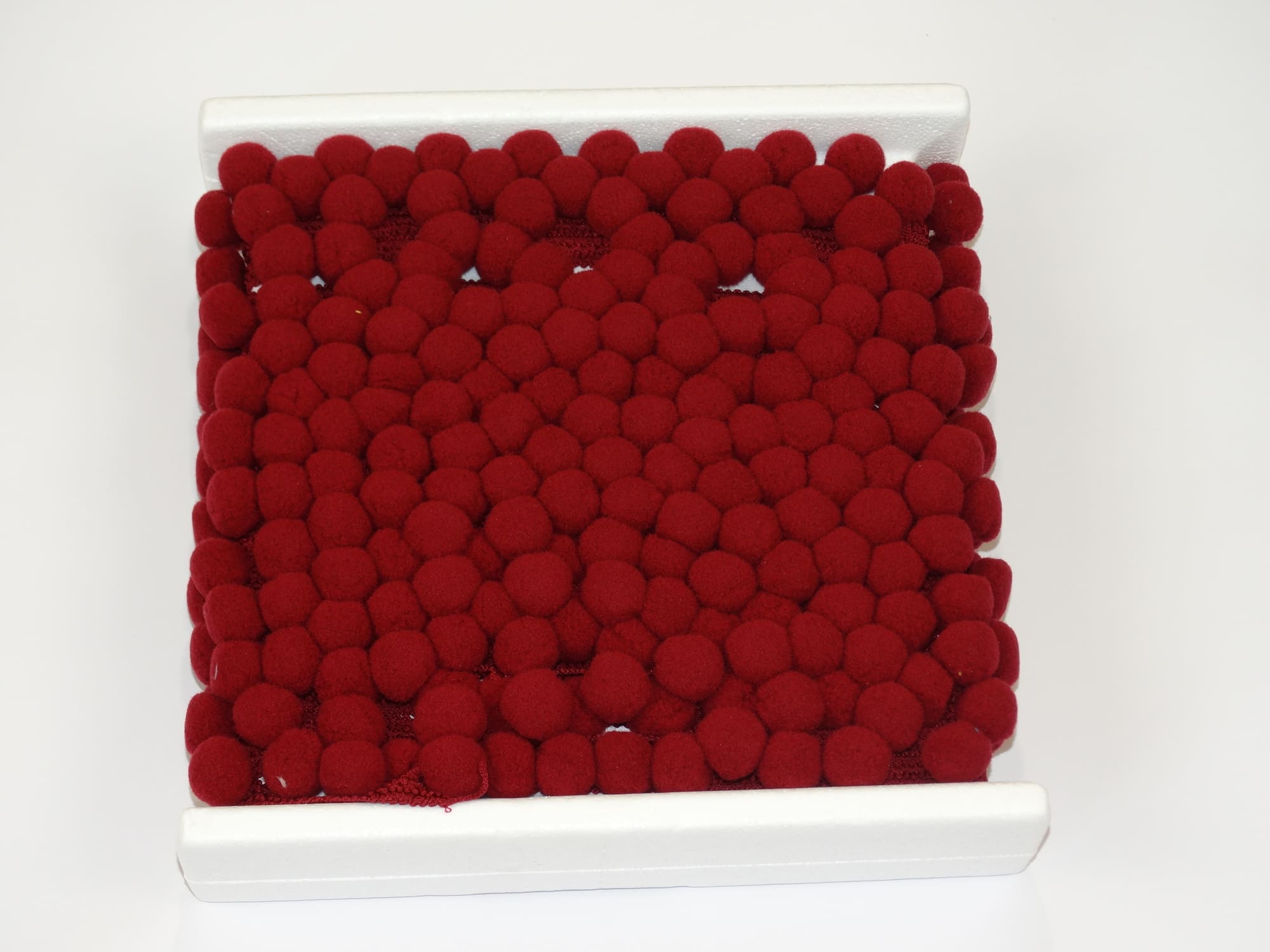 Ribbon with large pompoms 20 mm Burgundy