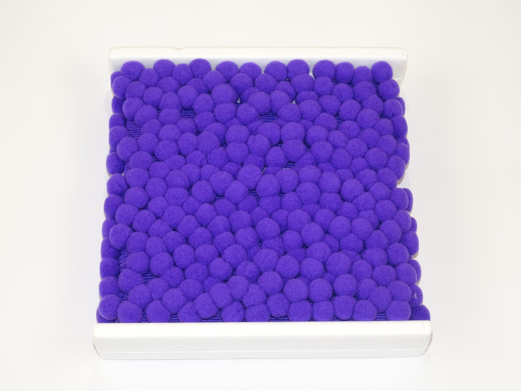 Ribbon with large pompoms 20 mm Purple