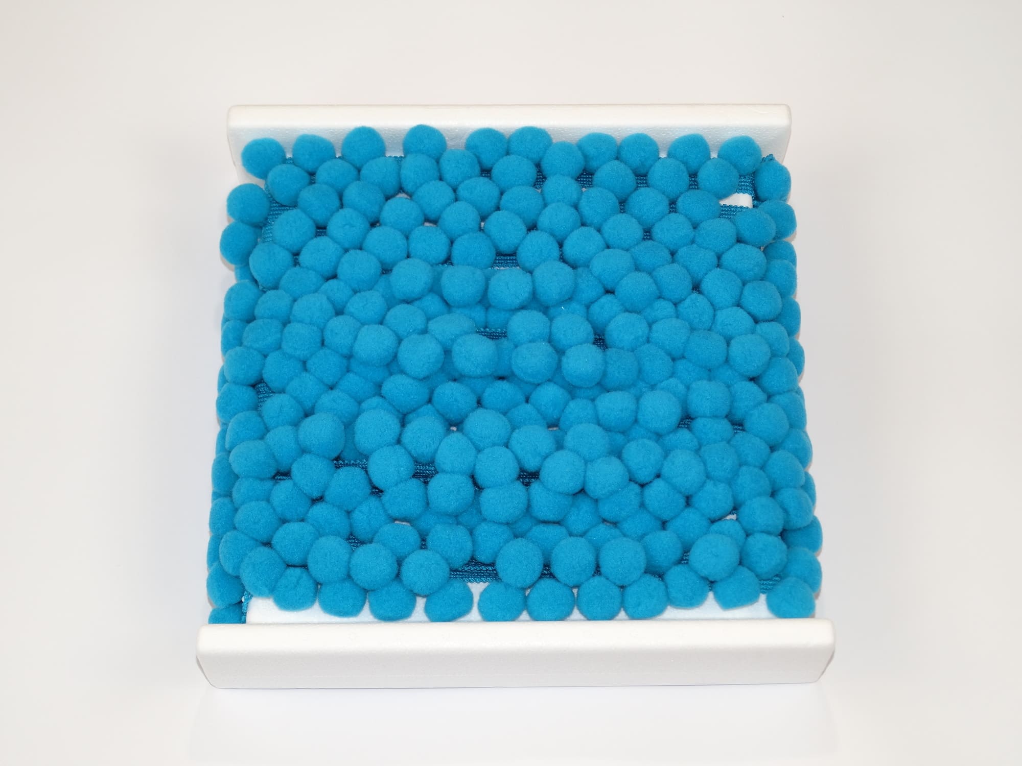 Ribbon with large pompoms 20 mm Turquoise