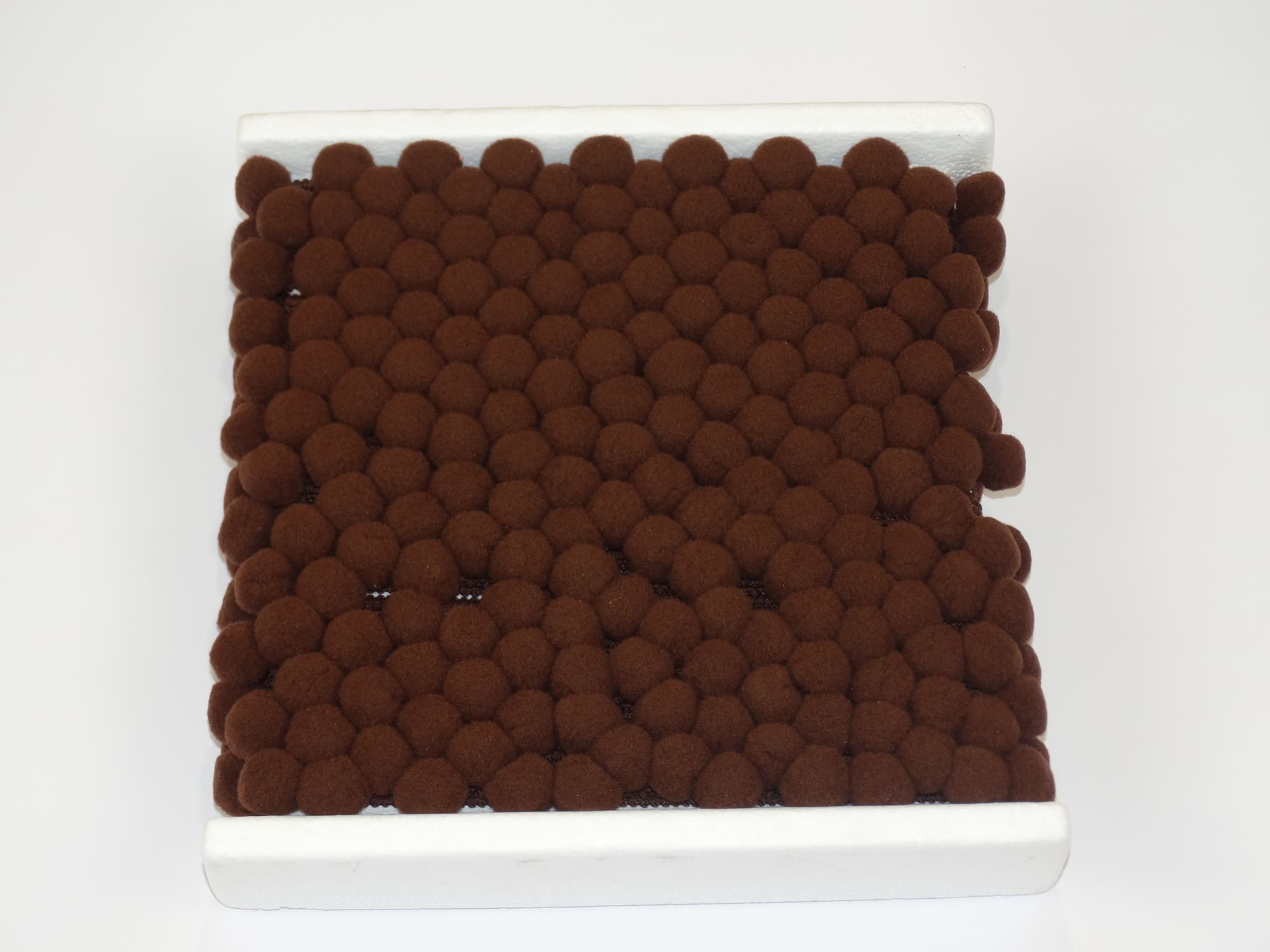 Ribbon with large pompoms 20 mm Dark Brown