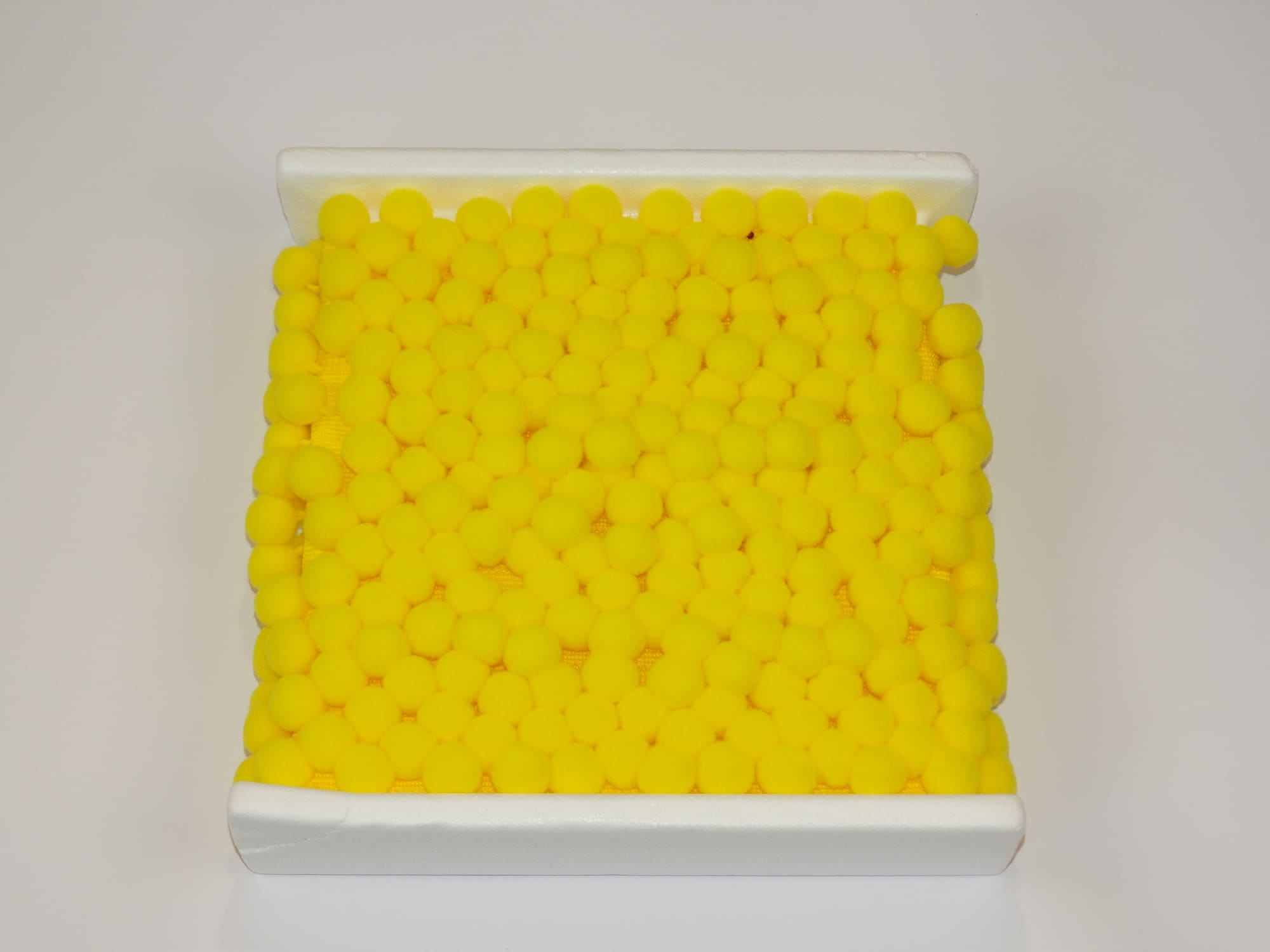 Ribbon with pompoms 20 mm Yellow